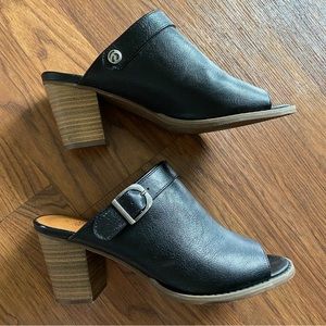 Sonoma women’s mules size 8